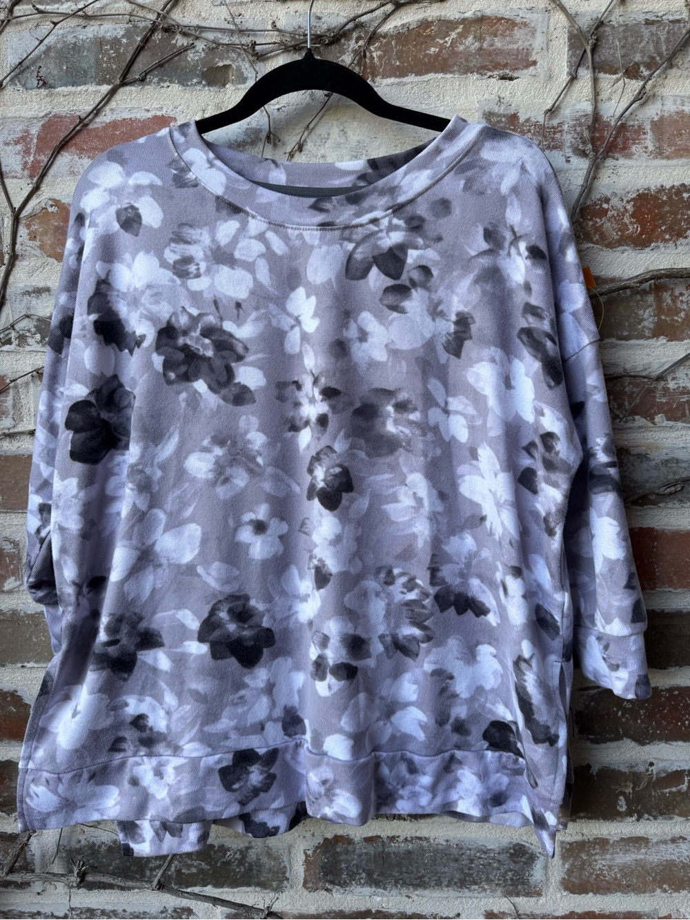 Simply Vera Vera Wang Gray Watercolor Floral Pullover Sweatshirt - Size S